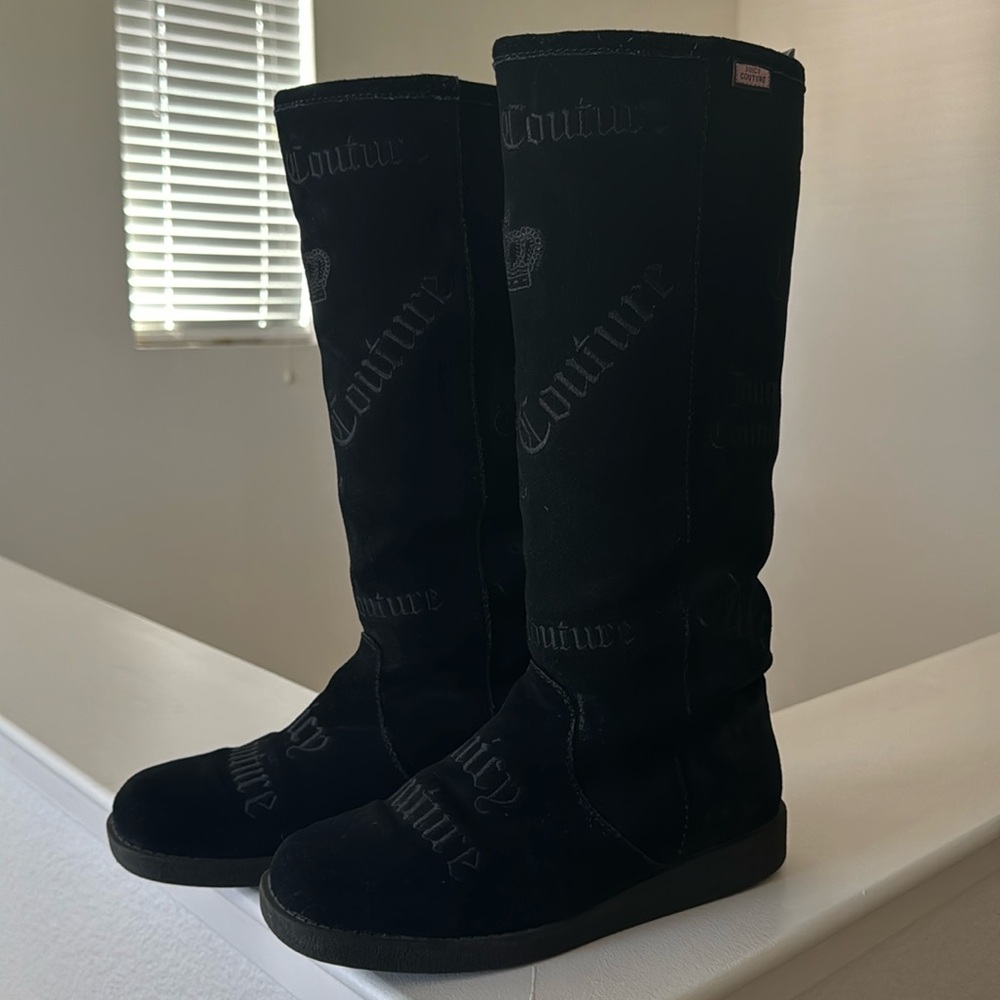 Knee length juicy couture suede boots.